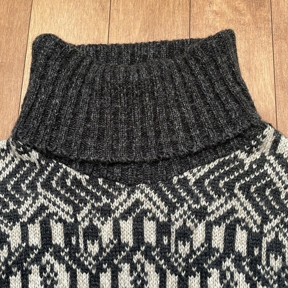 Steve Madden geometric poncho vest turtle neck black white knit OS - Picture 8 of 13